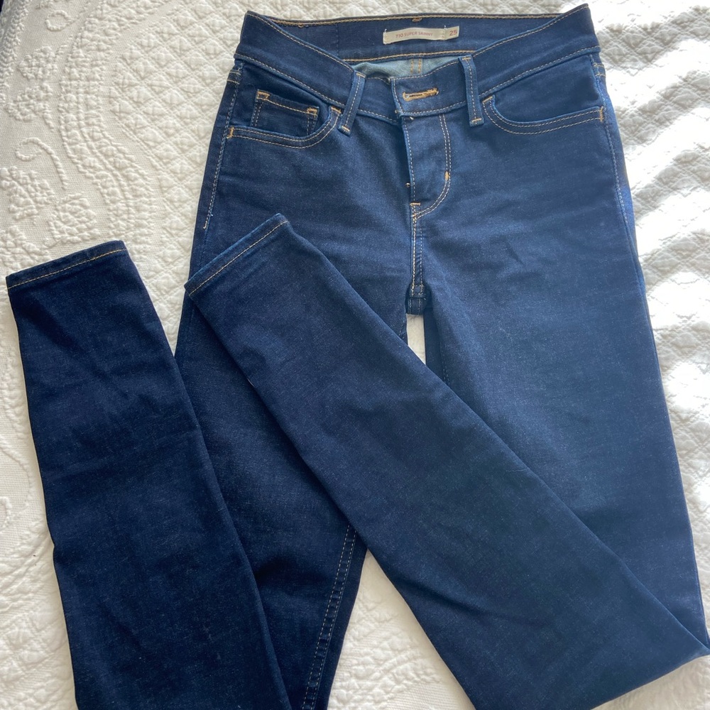 Raw Denim Levi’s 710 Super Skinny Jeans